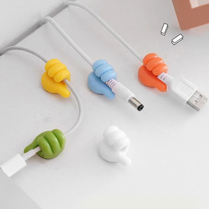 Gancho organizador de cables con forma de pulgar, creativo y lindo, para almacenar y asegurar cables de datos sin dejar rastro ni necesitar herramientas adicionales. - Product Image 2