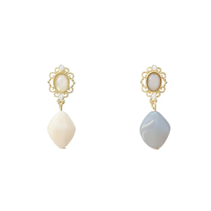 Vintage Oval Acrylic Dangle Earring White Grey Color Dangle Earring Fashion Jewelry for Women Cameo Earrings