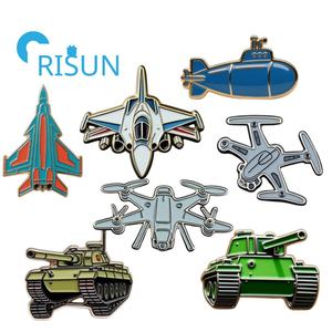 Alfileres de solapa esmaltados de alta calidad insignia ropa mochila broche tanque portador avión caza Jet insignia dibujos animados submarino Pin insignia - Product Image 1