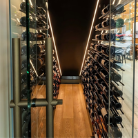 Cage d'escalier personnalisation de la cave à vin maison casiers à vin sous les escaliers avec grand rangement support en acier inoxydable armoire à vin en verre