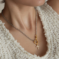 Collier unisexe polyvalent plaqué or 18 carats avec breloques cœur et croix amovibles en cristal pavé et fermoir à ressort