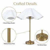 Lampe de table tactile rechargeable avec abat-jour blanc à volants et base dorée, lumière LED sans fil pour décoration de mariage, centre de table pour événements et fêtes
