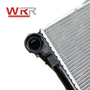 Radiateur 2045003003 2045000203 pour Mercedes-Benz W204 X204 C300 GLK300 – Système de refroidissement automobile durable – Ensemble de refroidissement du réservoir d'eau du moteur - Product Image 4