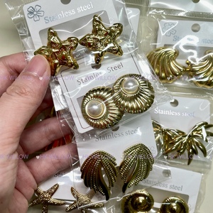 Joyería de acero inoxidable, pendientes de moda, caja sorpresa de joyería, pendientes de acero inoxidable chapados en oro de 18 quilates para mujer, pendientes de aro. - Product Image 4