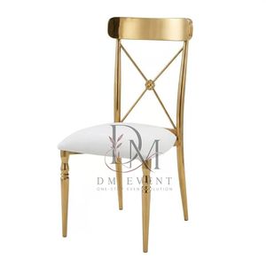 Chaise de mariage moderne en acier inoxydable doré à dossier croisé avec coussin blanc pour réceptions et lieux événementiels – Sièges commerciaux - Product Image 1