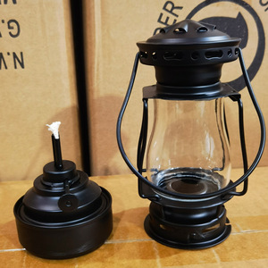 Lampe à pétrole portable d'extérieur style rétro, idéale pour le camping, l'ambiance de tente ou comme lampe de vitesse pour le patinage sur glace. - Product Image 4