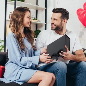 קופסת מתנה שחורה יוקרתית עם סרט, קופסת אריזת מתנה בהתאמה אישית עם תוספת פנימית ליין ושוקולד לחג המולד, חתונה, מתנת יום הולדת - Product Image 6