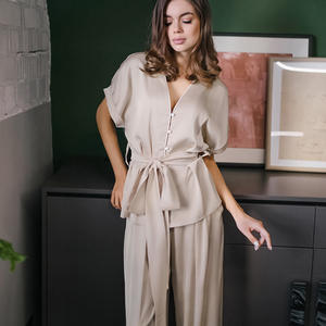 Style branché Service OEM & ODM Vêtements de nuit en soie satinée personnalisés Vêtements de détente de luxe 2 pièces Ensemble de vêtements de nuit pyjamas pour femmes - Product Image 4