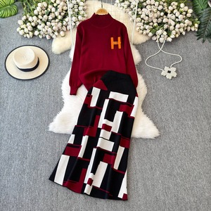 Ensemble deux pièces à manches longues pour femme : pull en maille à col montant et jupe slim à carreaux taille haute - Product Image 5