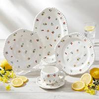 Service de table en céramique Kangfan à bordure perlée, motif floral délicat, assiette, tasse et soucoupe à motif fraise