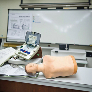 Kombinasi dari defibrilasi simulasi eksternal otomatis dan CPR pelatihan manusia tersimulasi - Product Image 2