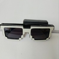 Lunettes sans fil LED Mosaic Disco Light-Up Funny Bar KTV Cheer Props for Party Halloween Christmas & New Year Plastic Material