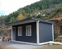 Maisons préfabriquées en conteneurs Xinheng à assemblage rapide, en panneaux sandwich d'acier, respirantes, au design moderne, durables et résistantes aux intempéries