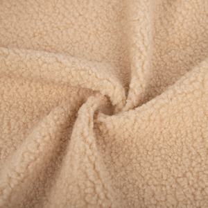 En Stock approvisionnement couleur unie 100% Polyester fausse fourrure agneaux laine tissé polaire tissu pour manteau couverture - Product Image 3