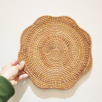 Haute qualité bohème rotin tissé jonc de mer napperon et sous-verre ensemble écologique en gros chargeur assiette Table à manger décor