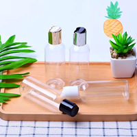 Vente en gros Bouteille en plastique transparente vide avec couvercle de presse noir adaptée au shampooing Lotion Crème pour le visage Récipient rechargeable