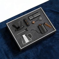 Coffret Cadeau Café Extérieur Personnalisé de Luxe – Moulin à Café Manuel, Filtre, Bouilloire, Cuillère – Design Portable en Métal et Verre, Conception Durable