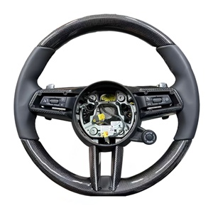 ワンランク上の運転体験を ポルシェステアリングホイール のプレミアム