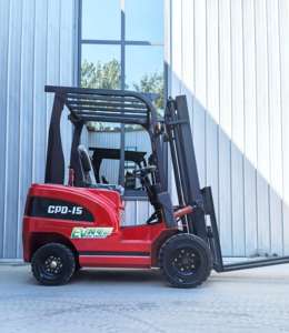 Chariot élévateur électrique mini 3 tonnes (3000 kg) avec siège, batterie plomb-acide, certifié CE, pour entrepôt - Product Image 4