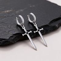 Boucles d'oreilles pendantes gothiques en argent et or avec pendentif en zircon en forme de croix