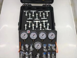 Universaldruck-Hydraulik-Test-Kit mit 5 Messgeräten - Product Image 2