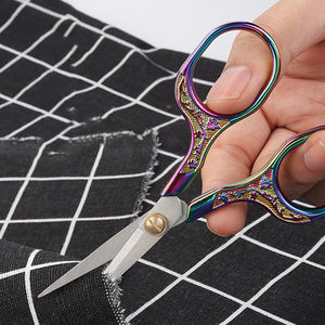 Petits ciseaux exquis en acier inoxydable rétro fleur de prunier pour coiffures à usage domestique Commande minimum 10 pièces - Product Image 5