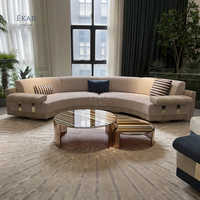 Nouveau canapé élégant design avec accents de quincaillerie en acier cristal: canapé modulaire personnalisable de créateur canapé modulaire sectionnel