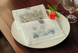 Serviette de cocktail en lin Tropical Monstera |   Serviette de table réutilisable en lin 100% naturel de qualité supérieure, écologique, motif feuille de Monstera - Product Image 3