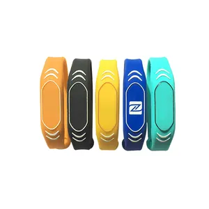 Customizable 125KHz Waterproof Silicone Distributeur Gel Rfid Bracelet Tag Silicone Dispenser RFID Wristband Silicone Wristband