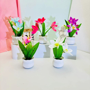Plante artificielle en pot de narcisse, hauteur 16 cm, fleur en soie, bonsaï pour la décoration de balcon et de cour, blanc, rose, violet, rouge clair - Product Image 1