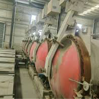 Autoclave pour tuyaux en béton avec portes à ouverture rapide double extrémité pour un traitement par lots efficace dans les usines de béton cellulaire autoclavé (BCA)