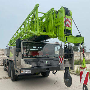 Grue mobile d'occasion Zoomlion QY80V de 80 tonnes homologuée EPA à vendre - Product Image 1