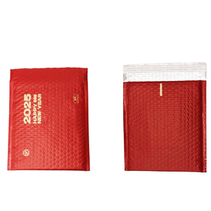 Enveloppe matelassée avec logo personnalisé et rabat auto-adhésif pour l'emballage de vêtements - Product Image 4