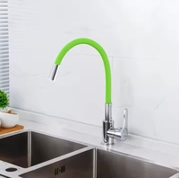 Robinet de cuisine universel monotrou à poignée unique en alliage de zinc de conception moderne