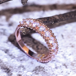 Anello da Donna Placcato in Oro Rosa con Micro Pavé di Zirconi Cubici, Stile Fidanzamento, Gioiello alla Moda - Product Image 4