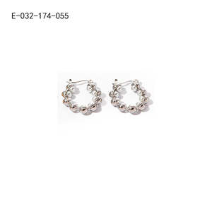 Aros de acero inoxidable 316L con baño de oro PVD, joyería de moda sostenible y resistente para mujer - Product Image 1
