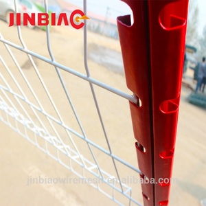 รั้วตาข่ายลวดเหล็กชุบสังกะสี6x6ตกแต่งทันสมัยเสริมด้วยรูสี่เหลี่ยมและมุมตัดเหล็ก - Product Image 6