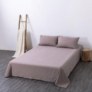 YongHo vente en gros 3 pièces 100% coton gris trois pièces draps plats 300TC jetables avec taies d'oreiller pour la maison hôtel - Product Image 6