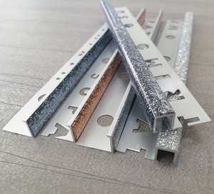 Perfil Decorativo de Metal Dorado Brillante de 2.5m, Tira Plana de Aleación de Aluminio para Decoración de Paredes de Baño - Product Image 2