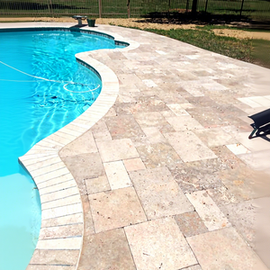 YUSHI <span class=keywords><strong>prix</strong></span> usine piscine face dégringolé pavés en pierre calcaire naturelle pour extérieur travertin motif français carrelage de sol - Product Image 1