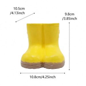 Maceta con Forma de Botas de Lluvia, 4'', Pequeña, de Resina Amarilla, con Orificio de Drenaje, Hecha a Mano, para Exteriores, con Logotipo Personalizado - Product Image 2