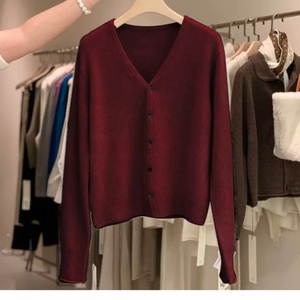 Atacado de Moda Feminina: Novo Cardigã de Tricô com Decote em V, 100% Lã Merino, Manga Longa, Solto e Personalizável com Logotipo - Product Image 5