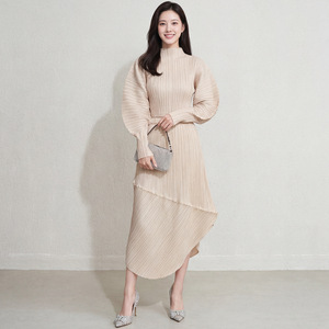 PY 2026 Summer New Arrival Hot Miyake Pleated Evening Plus Size Beige Lantern Sleeve Dress Plus Size Women's Clothing Wholesale - Product Image 2