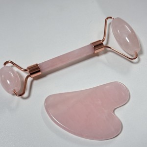 Rouleau de jade en pierre de quartz rose d'outil de Gua Sha de dégringolade de logo privé personnalisé pour masser l'approvisionnement direct d'usine - Product Image 6