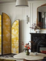 Papier Peint Mural Doré Personnalisable à Motifs Floraux et Oiseaux en Bambou pour Salon, Restaurant, Maison de Thé – Durable
