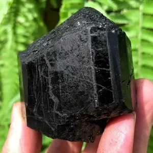 Offre Spéciale : Cristal de Tourmaline Noire Naturelle Brute Irrégulière de Qualité Supérieure pour la Guérison et Autres Artisanats en Cristal – Vente en Gros Direct Usine - Product Image 6