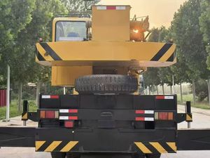 رافعة شاحنة متنقلة مستعملة XC بحمولة 30 طن مع علبة تروس ومكونات أساسية وتحكم PLC للبيع بسعر منخفض - Product Image 4