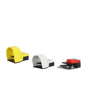 Interruptor de Pedal CMK CMKY002 con Cubierta - Clasificación IP65, 15A/250V, Operación Manos Libres para Máquinas CNC Seguras y Rápidas - Product Image 1