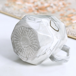 Venta caliente de cerámica Mr. & Mrs. Mugs Set Acabado de mármol para Sweet Life Regalos de bienvenida Tazas de café en caja - Product Image 6