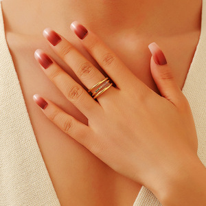 Bague en acier inoxydable plaqué or 18 carats, trois couches de zircon coloré, design géométrique, bijoux unisexe, cadeau - Product Image 2